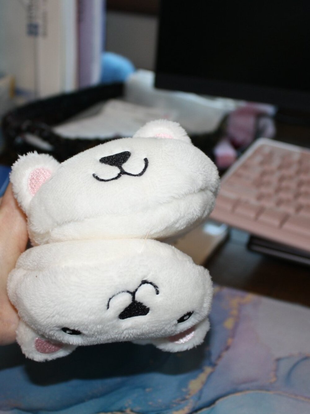 Fuzzy Babba slippers, Adult small. Bear slippers NWT